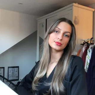 Lejla is student Junior Productmanager Fashion bij Zadkine