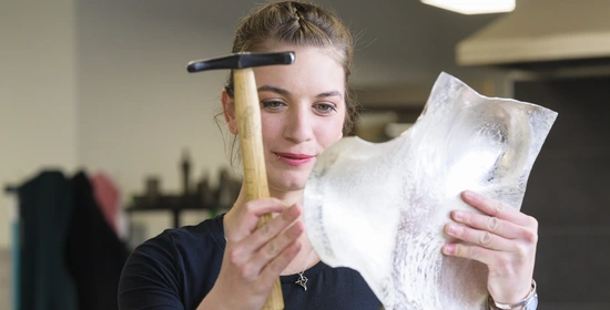 Studente zilversmid opleiding Vakschool Schoonhoven
