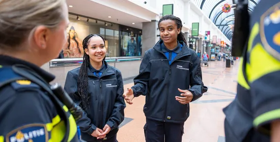 Student HTV opleiding doet praktijkoefening