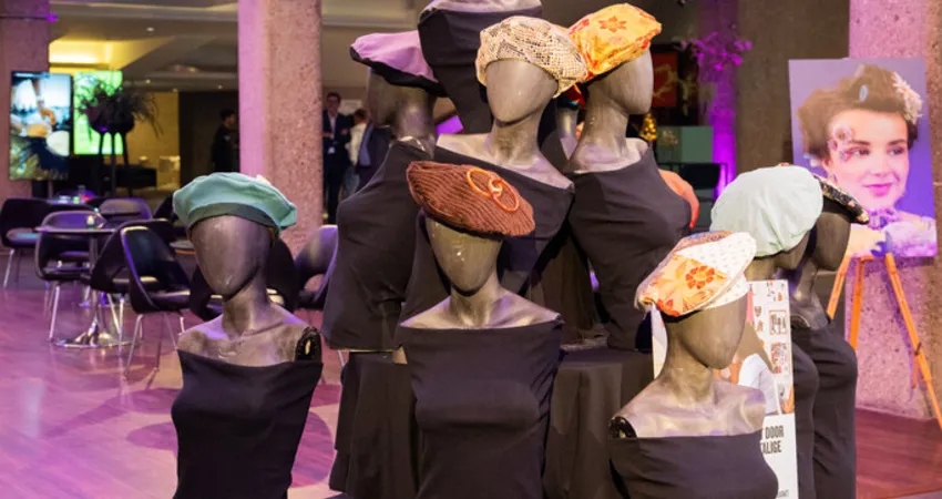 Presentatie van de mbo opleiding Business & Fashion tijdens de spectaculaire Zadkine Graduation Show