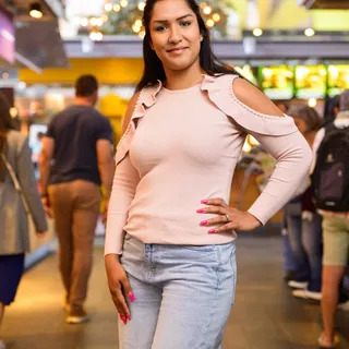 Dunya, student Logistiek Teamleider in de Markthal