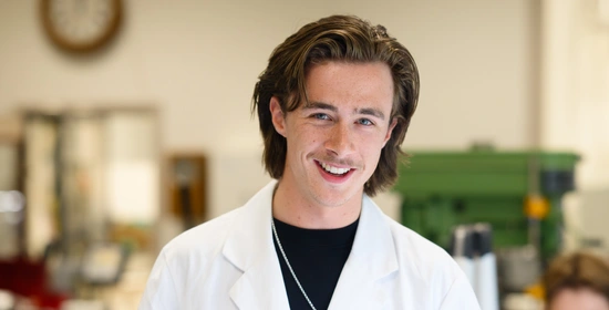 Student uurwerktechniek opleiding