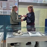 Student Vakschool Schoonhoven wint publieksprijs bij CODA Paper Art Challenge