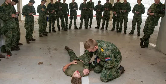 artikel NRC Zadkine goede school voor defensie 