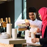 medewerker facilitaire dienstverlening in overleg