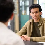 Studiekiezer stelt zijn laatste vragen voordat hij een keuze maakt