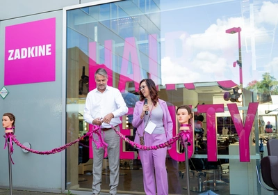 Feestelijke start 010 Academy Beautystylist in Hoogvliet