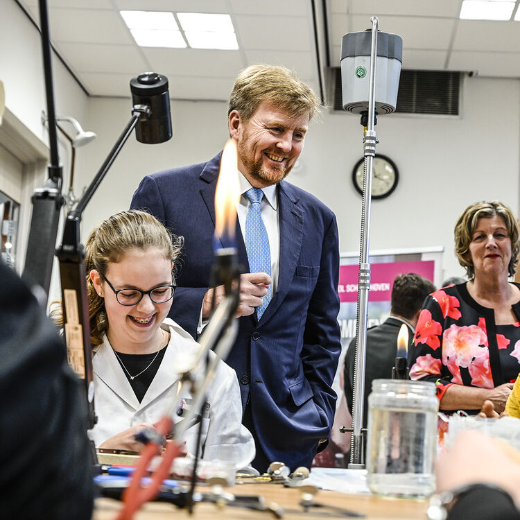 Koning Willem Alexander bezoekt Vakschool Schoonhoven